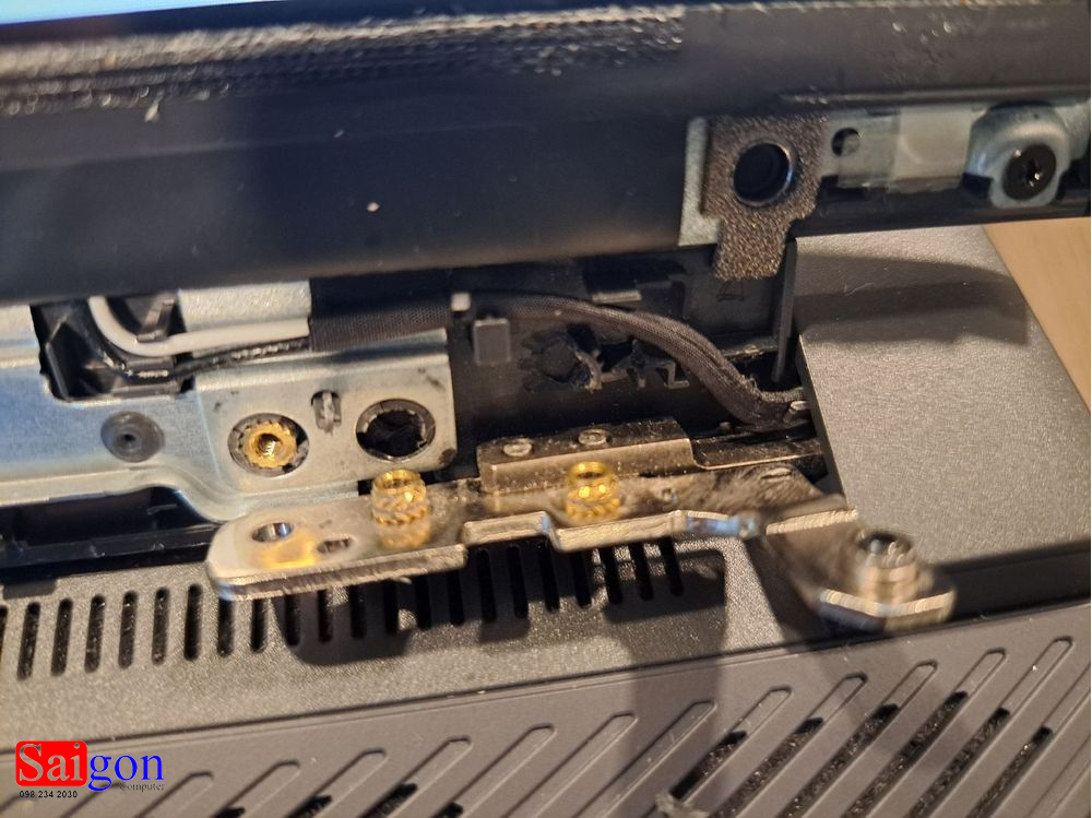 Địa Chỉ Sửa Bản Lề DELL Tại HCM