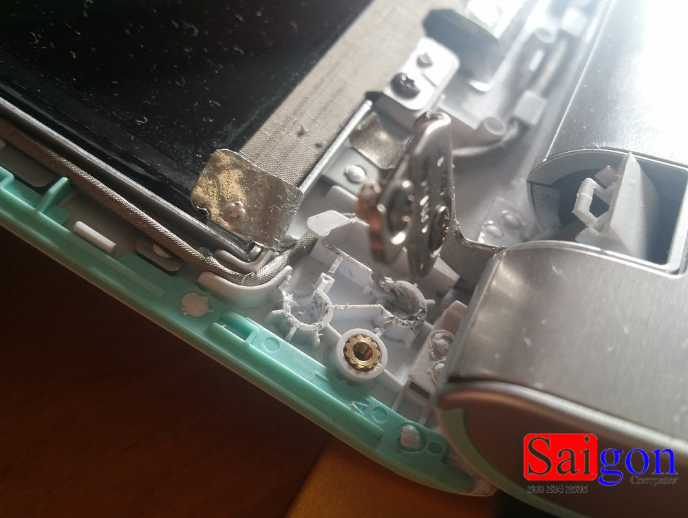 Địa Chỉ Sửa Bản Lề Sony Vaio Tại HCM