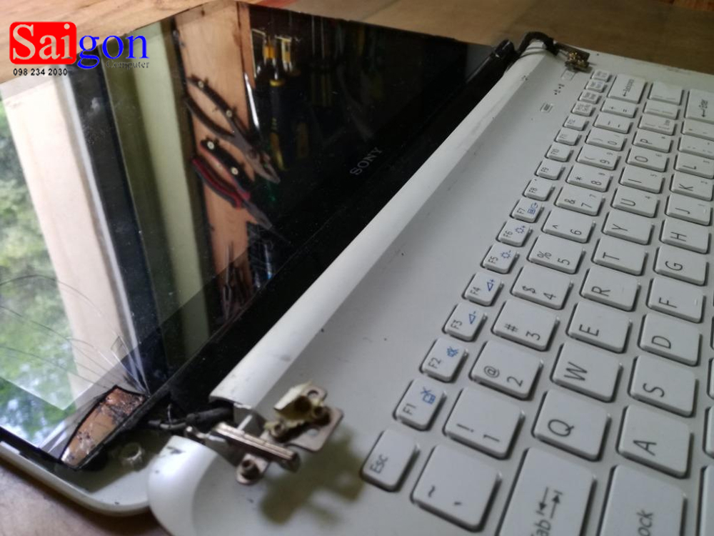 Địa Chỉ Sửa Bản Lề Sony Vaio Tại HCM