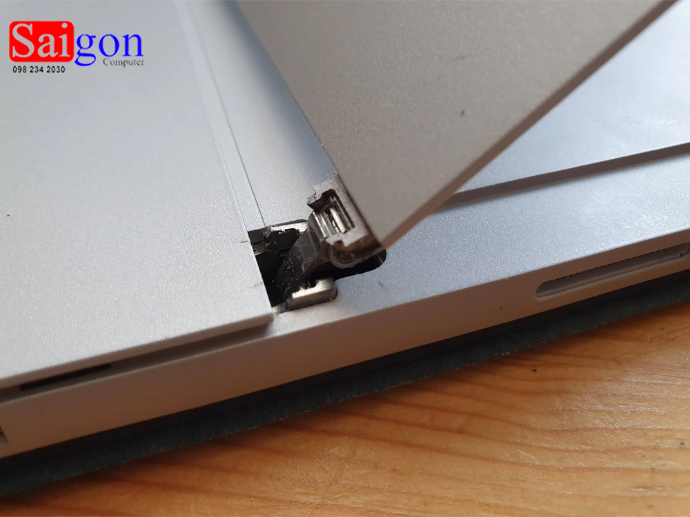 Địa Chỉ Sửa Bản Lề Surface Laptop Tại HCM