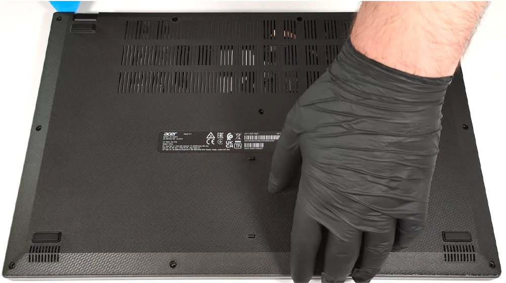 Hướng dẫn thay pin laptop Acer Aspire 3 A317-55P