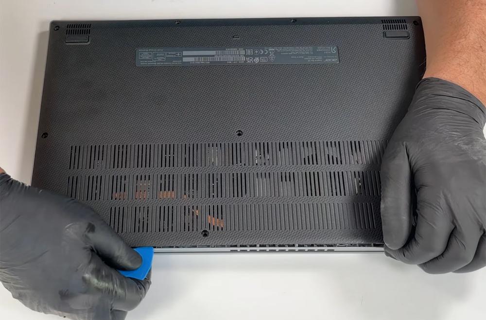 Hướng dẫn thay pin laptop Acer Aspire Go 15 AG15-31P