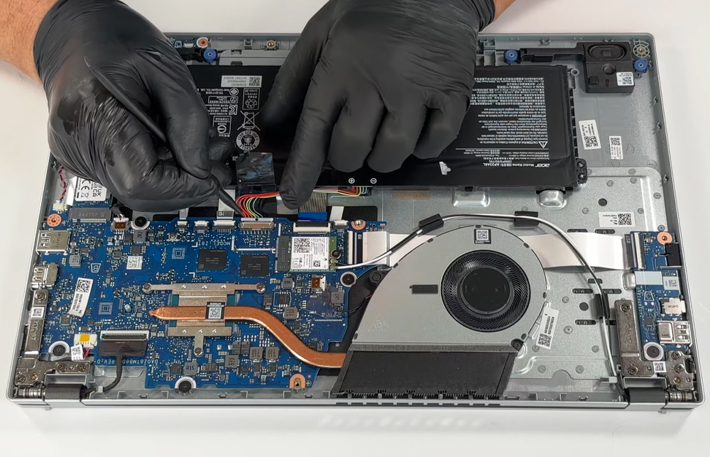 Hướng dẫn thay pin laptop Acer Aspire Go 15 AG15-31P