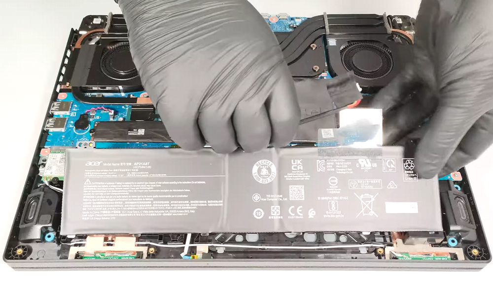 Hướng dẫn thay pin cho laptop Acer Nitro 16 AN16-72