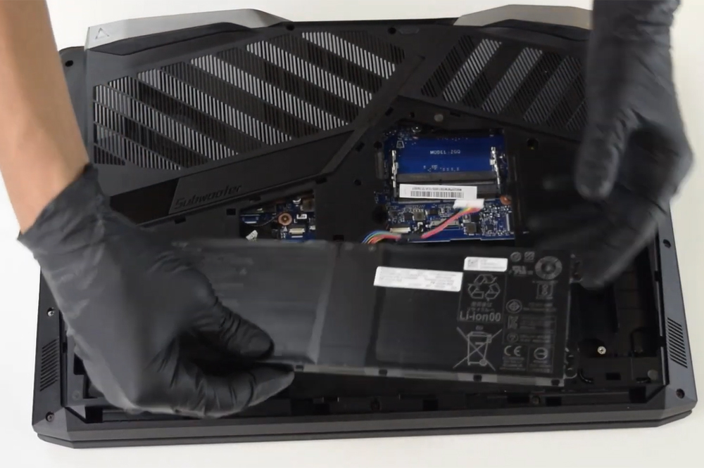 Hướng dẫn thay pin Acer Predator Helios 500
