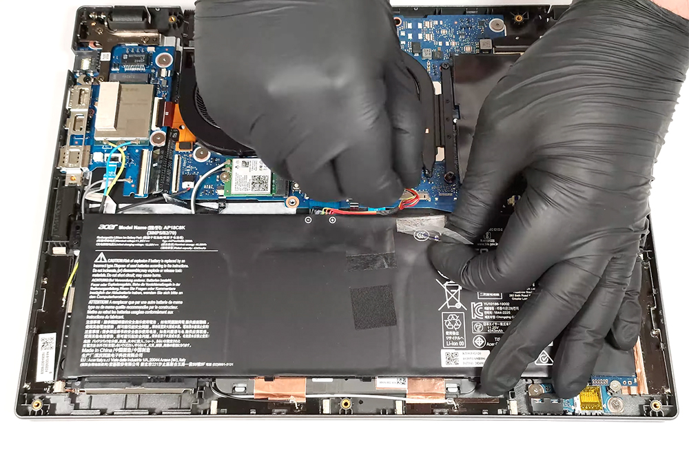 Hướng dẫn thay pin laptop Acer TravelMate P2 TMP214-55