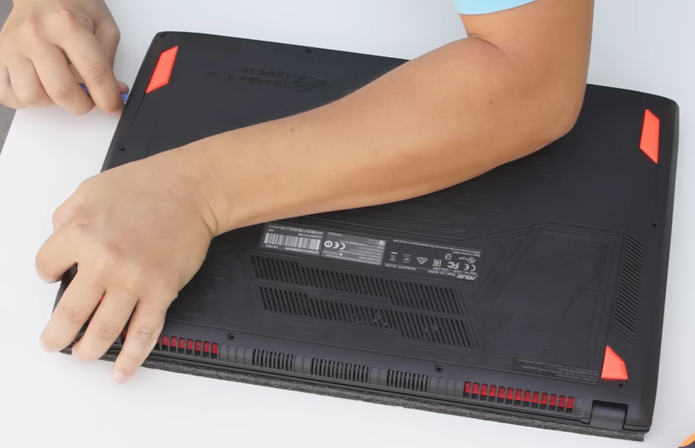 Hướng dẫn thay pin cho ASUS GL502