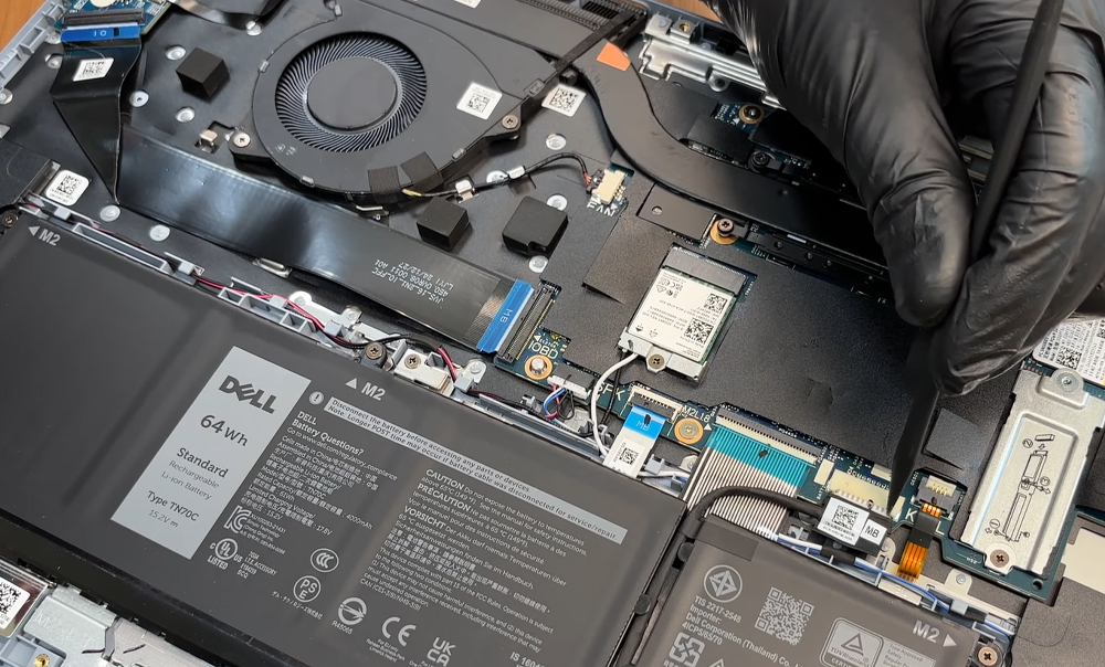 Hướng dẫn thay pin cho Dell 16 Plus DB1625