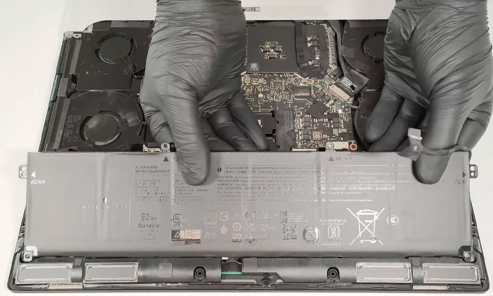 Hướng dẫn thay pin cho Laptop Dell Alienware x16 R2