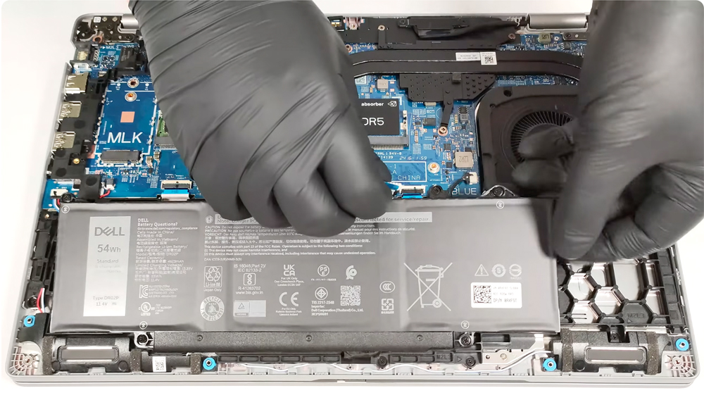 Hướng dẫn thay pin cho Dell Precision 15 3590