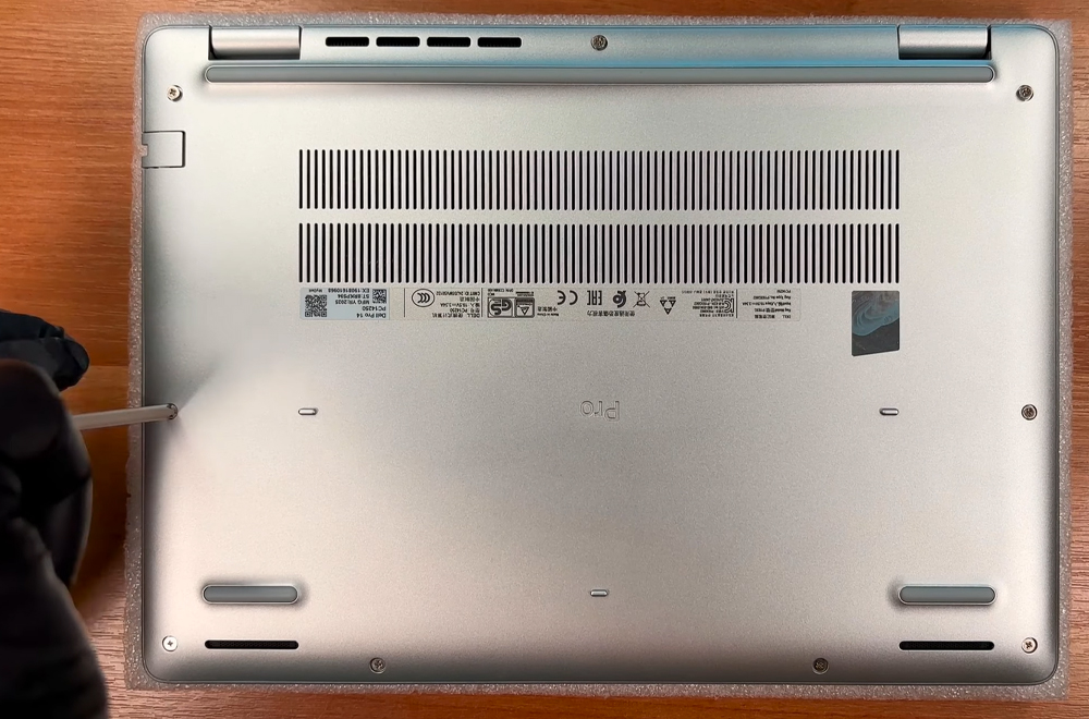 Hướng dẫn thay pin cho Dell Pro 14 PC14250