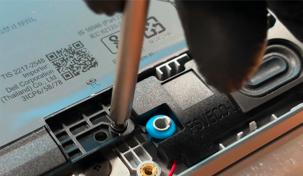 Hướng dẫn thay pin cho Dell Pro 14 PC14250
