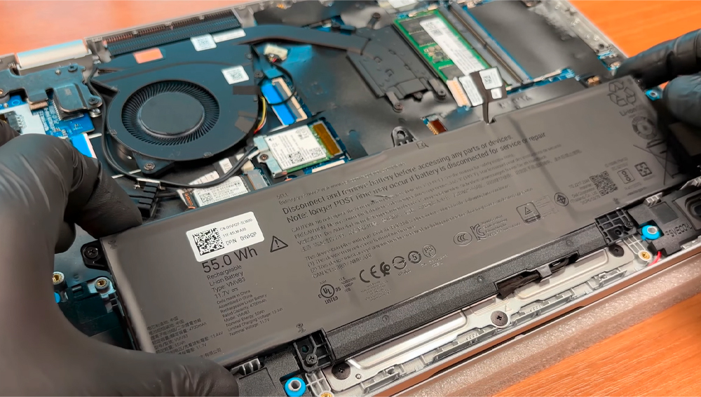 Hướng dẫn thay pin cho Dell Pro 14 PC14250