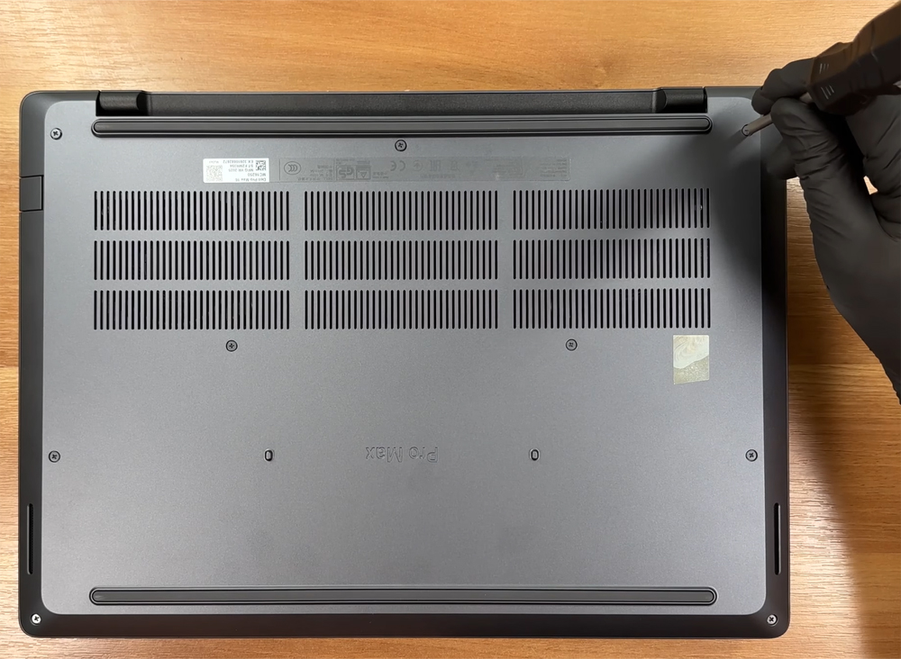 Hướng dẫn thay pin cho Dell Pro Max 16 MC16250