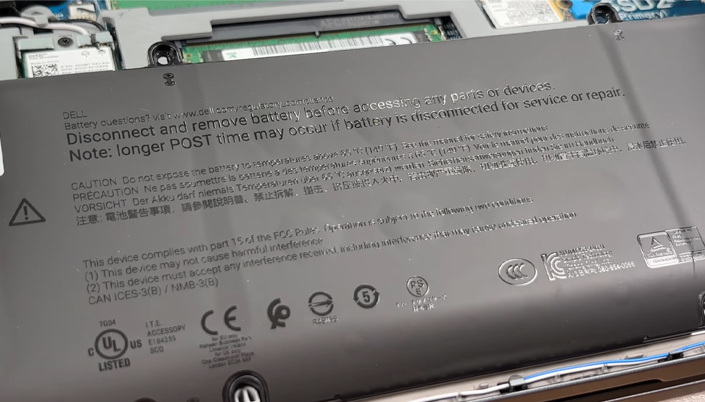 Hướng dẫn thay pin cho Dell Pro Max 16 MC16250