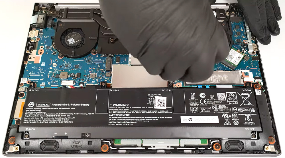 Hướng dẫn thay pin laptop HP ZBook Power 16 G11