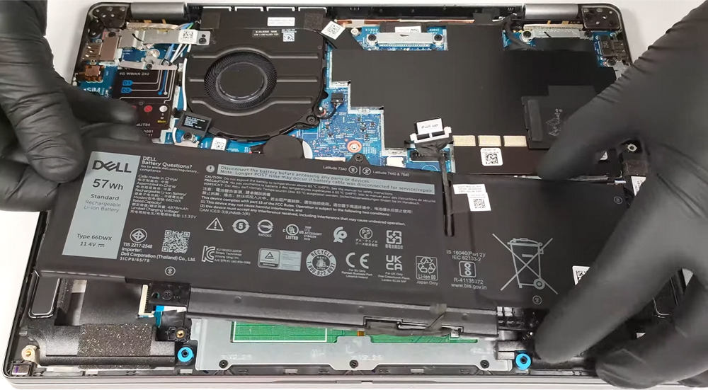 Hướng dẫn thay pin cho laptop Dell Latitude 13 7340