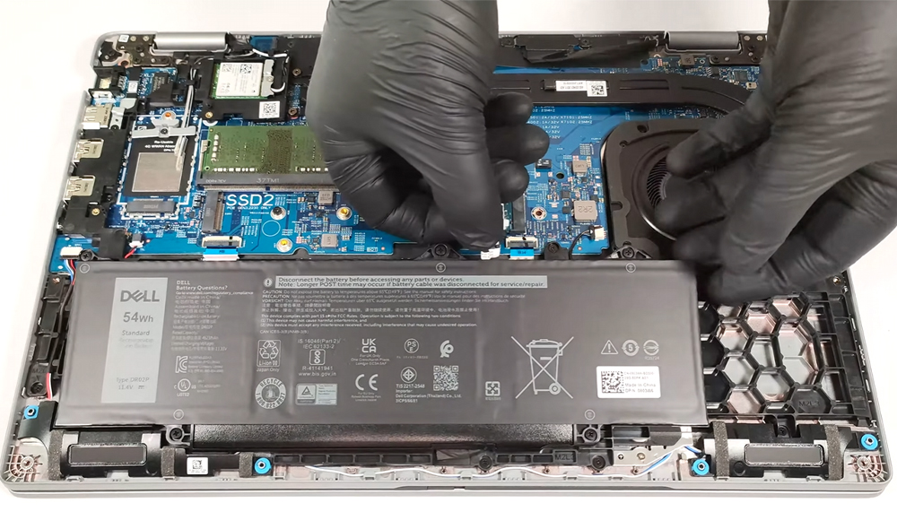 Hướng dẫn thay pin cho Dell Latitude 15 5540