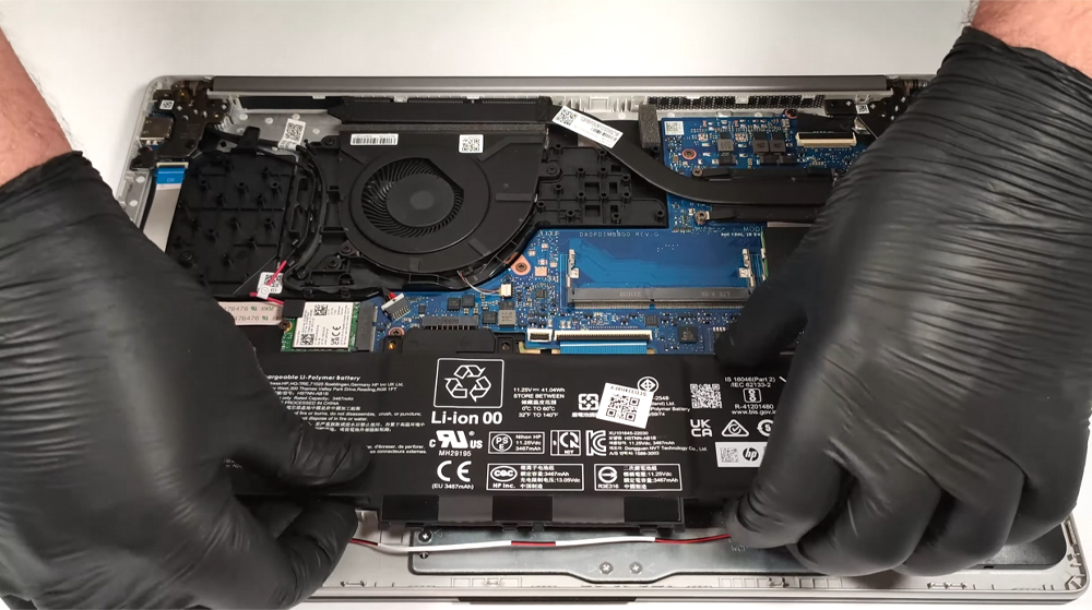 Hướng Dẫn Thay Pin Laptop HP 250 G10