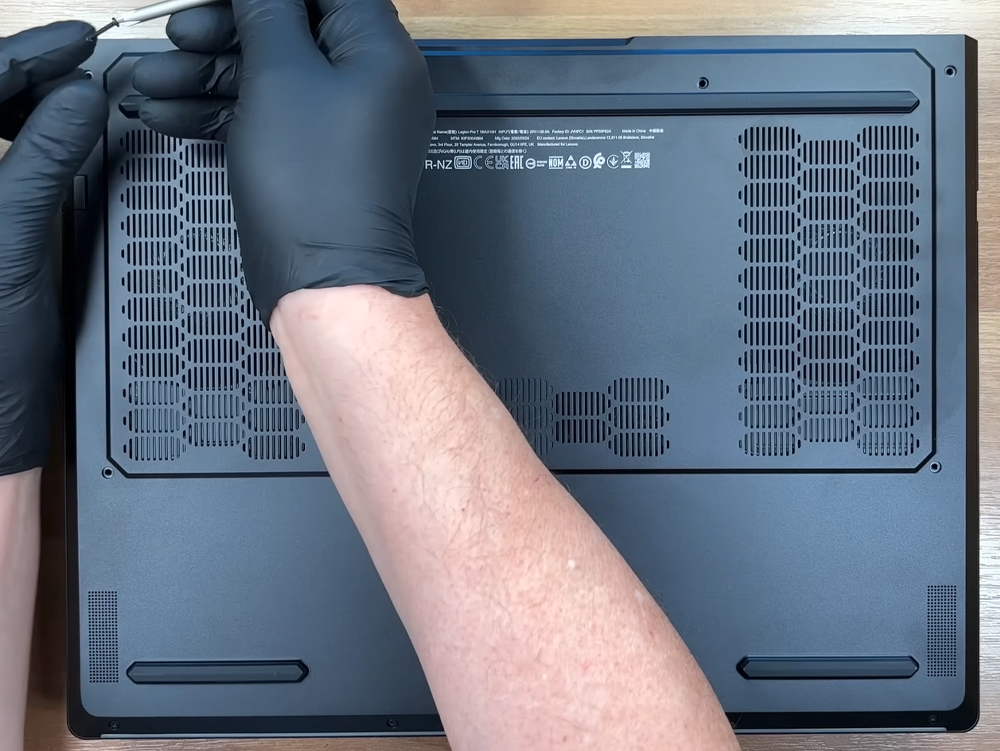 Hướng dẫn thay pin laptop Lenovo Legion Pro 7i Gen 10 16inch Intel