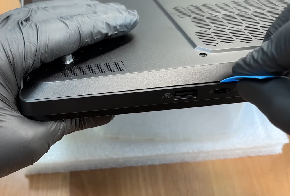 Hướng dẫn thay pin laptop Lenovo Legion Pro 7i Gen 10 16inch Intel