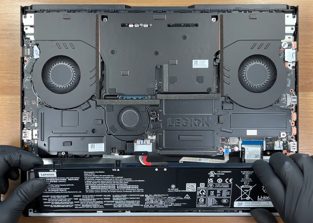 Hướng dẫn thay pin laptop Lenovo Legion Pro 7i Gen 10 16inch Intel