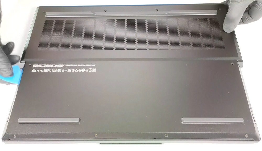 Hướng dẫn thay pin laptop Lenovo Legion Pro 7i 16inch Gen 9
