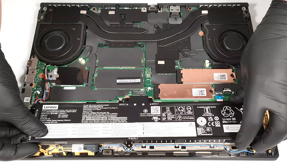 Hướng dẫn thay pin Lenovo ThinkPad P16v Gen 2
