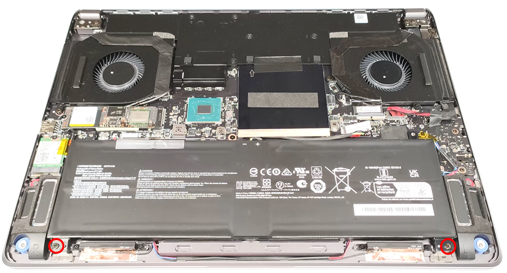 Hướng dẫn thay pin cho MSI Creator Z16 HX Studio A13V