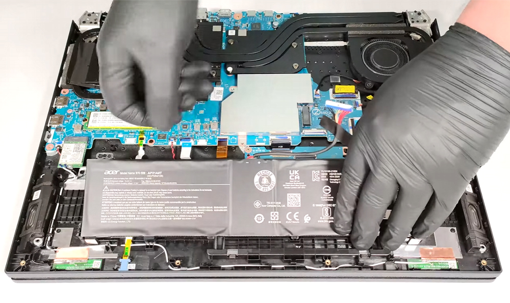 Hướng dẫn thay pin laptop Acer Predator Helios Neo 18 PHN18-71