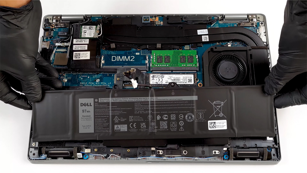 Hướng dẫn thay pin laptop Dell Precision 15 3561