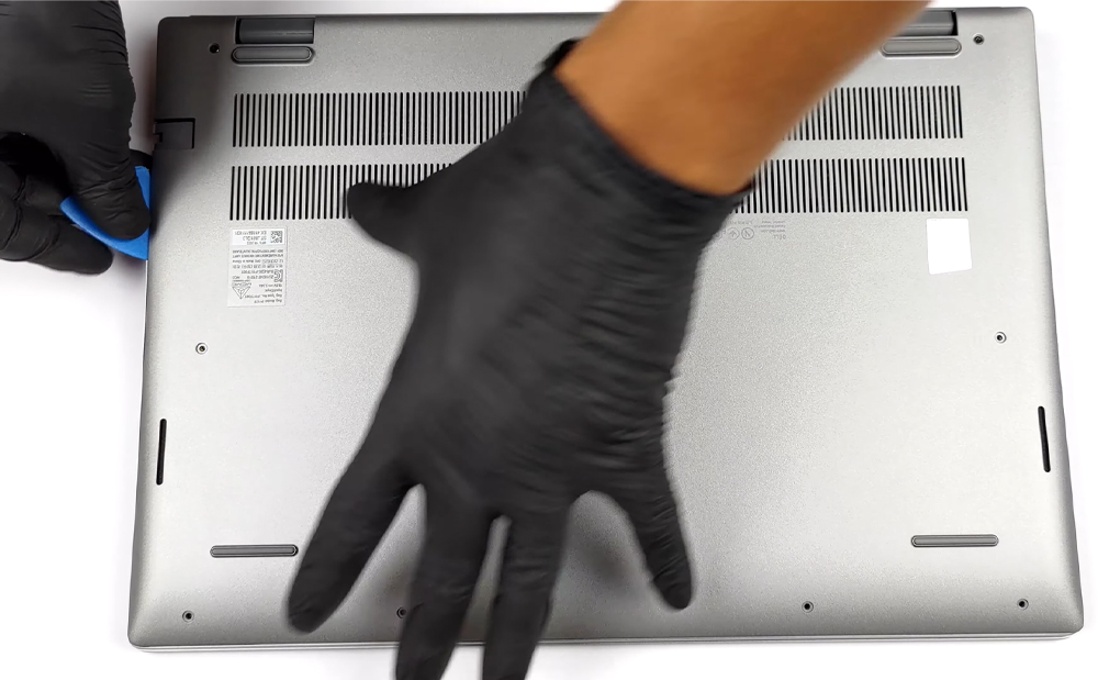 Hướng dẫn thay pin laptop Dell Vostro 16 5620