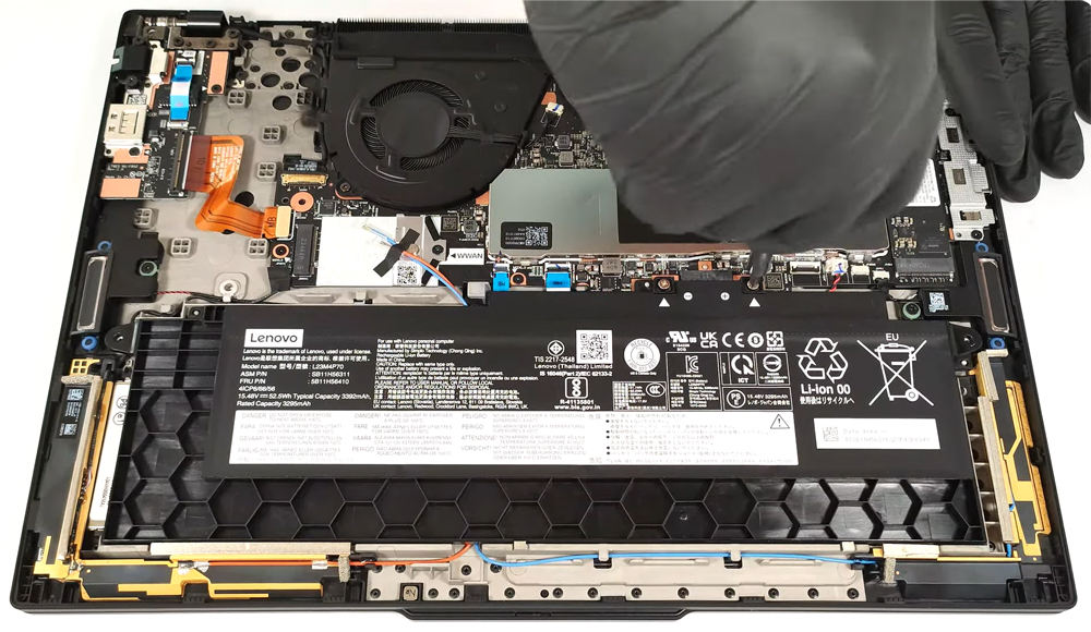 Hướng dẫn thay pin Lenovo ThinkPad T16 Gen 3