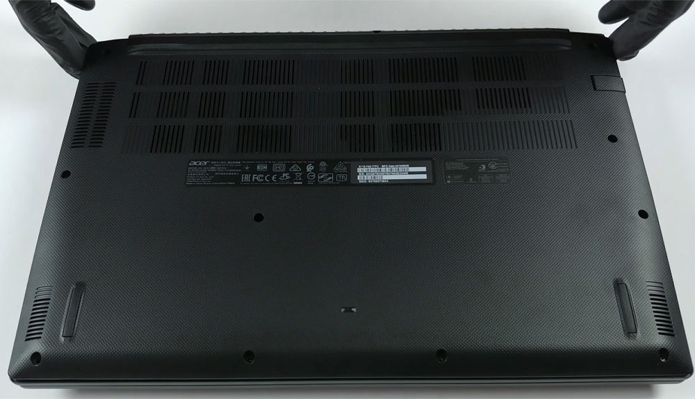Hướng dẫn vệ sinh Acer Aspire 7 A715-74G
