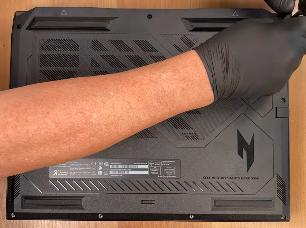 Hướng dẫn vệ sinh Acer Nitro V 16 AI ANV16-61