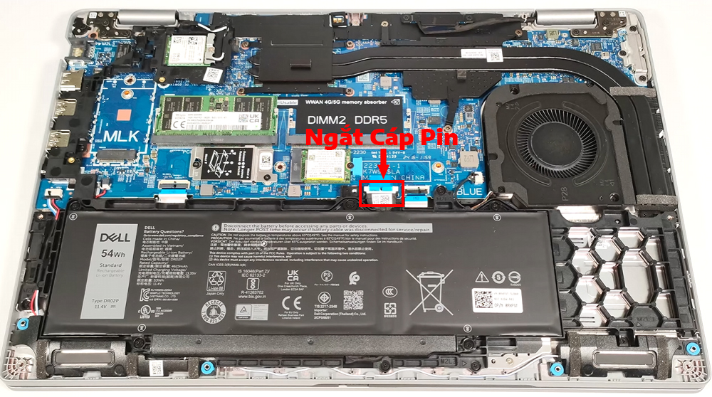 Hướng dẫn vệ sinh laptop Dell Precision 15 3590