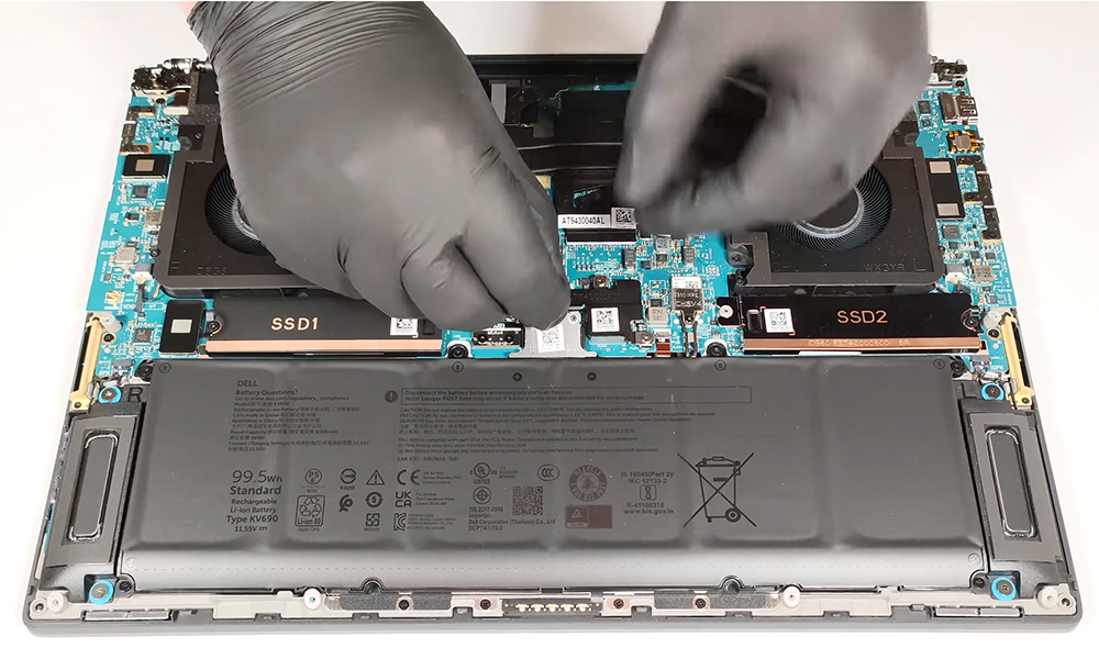 Hướng dẫn vệ sinh laptop Dell Precision 5690