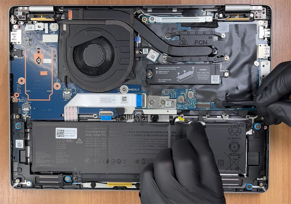 Hướng dẫn vệ sinh laptop Dell Pro 14 Plus PB14250