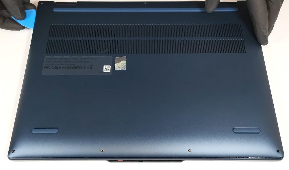 Hướng dẫn vệ sinh Lenovo IdeaPad 5 16inch 2in1 Gen 9 16AHP9