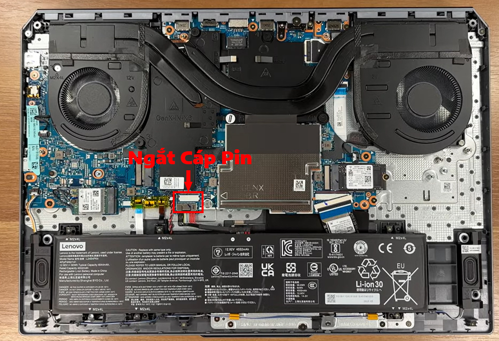 Hướng dẫn vệ sinh Lenovo LOQ 17IRX10 17inch Gen 10