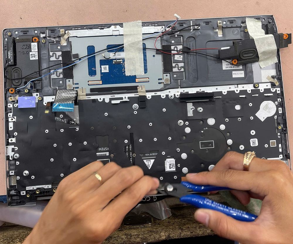 Thay B&agrave;n Ph&iacute;m Laptop Dell Tại HCM